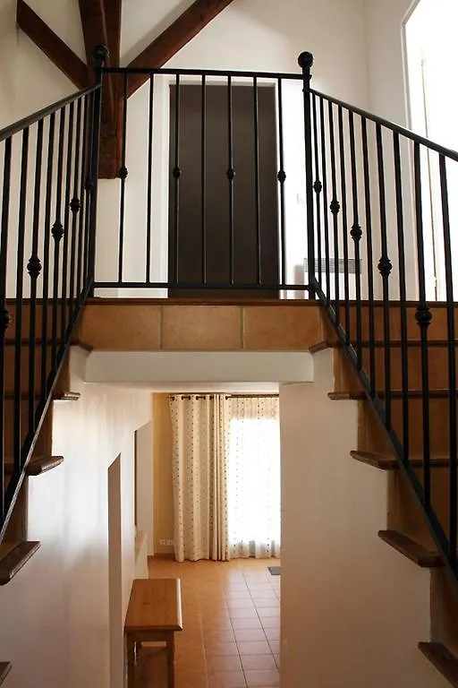 Hotel Le Relais Du Grand Logis Mirabeau  Francia