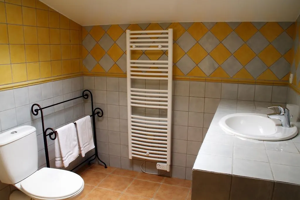 Hotel Le Relais Du Grand Logis Mirabeau  Affittacamere